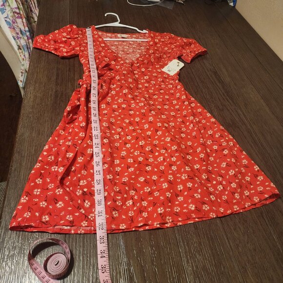 Billabong Hot Tropics Mini Wrap Dress NWT Red Floral XS - Picture 2 of 10